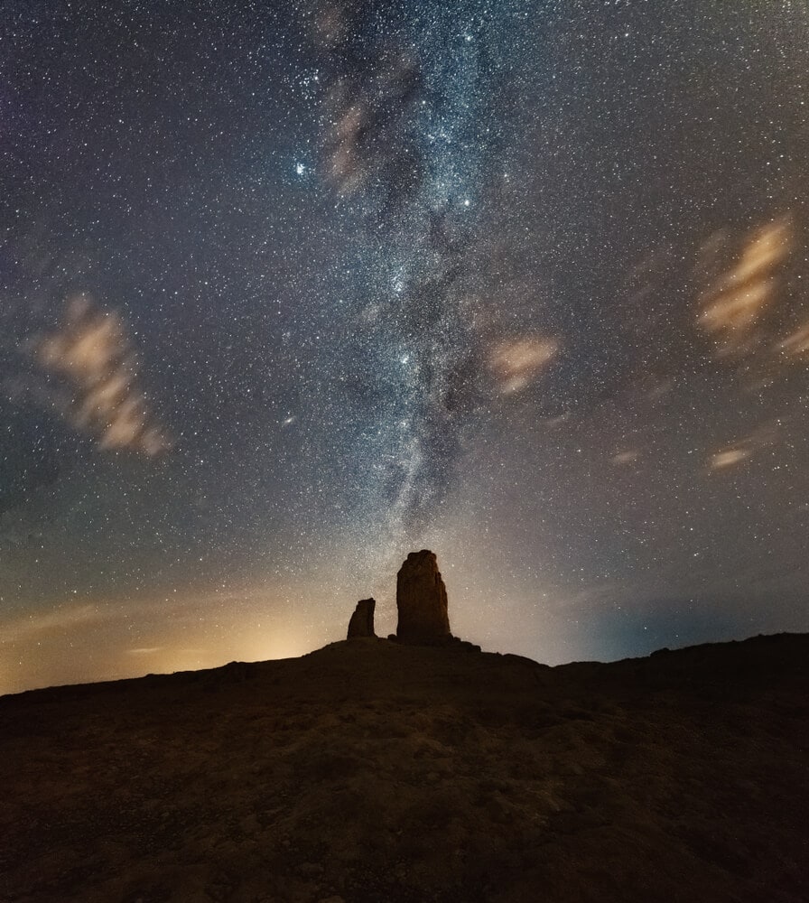 Milky way with Roque Nublo in the foreground