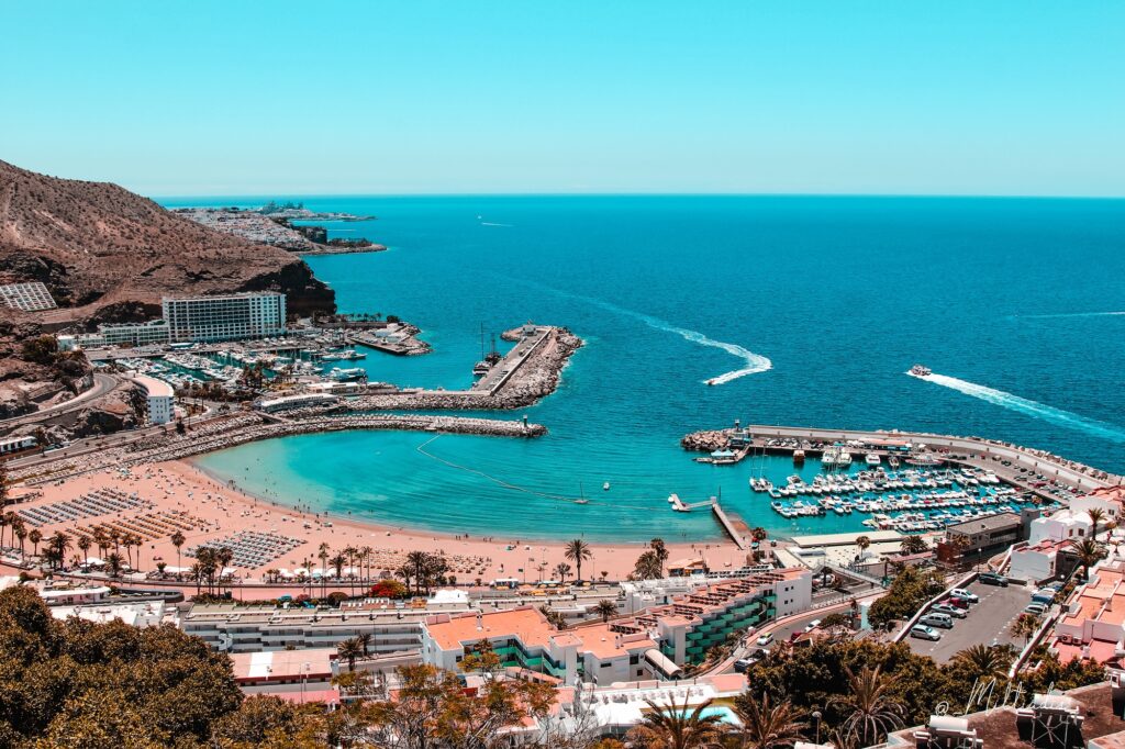 vista aguila de playa del sur de gran canaria