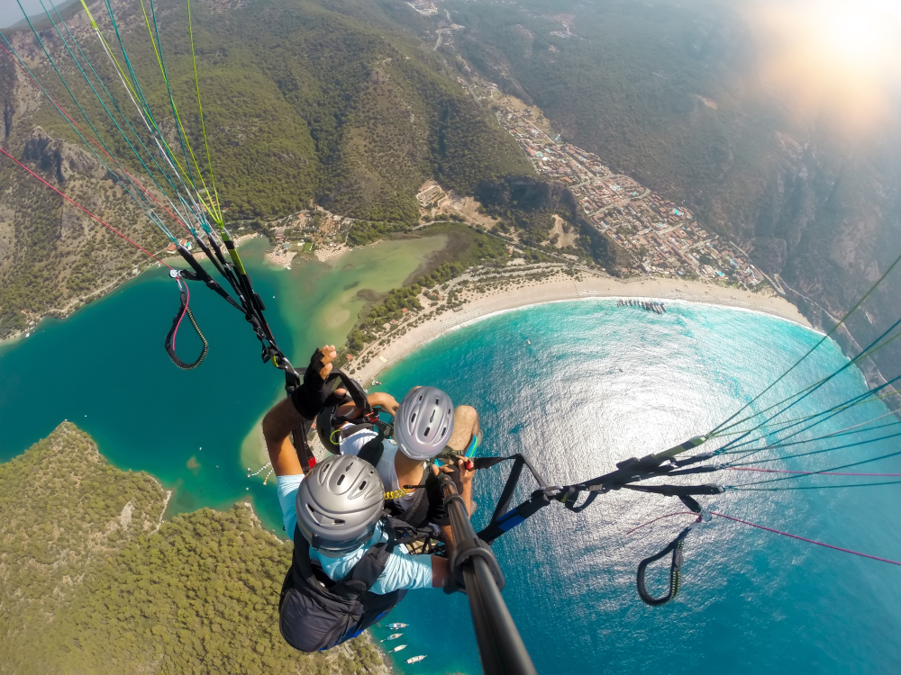 parachute with views on the ocean